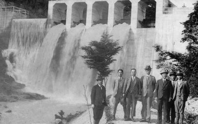 photo01 山口堰堤写真(水谷は左から3番目の人物)